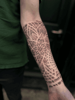 Dotwork geometric tattoo