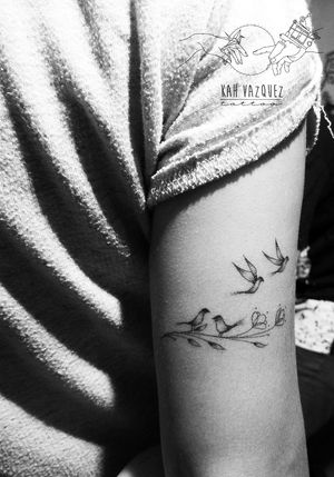 By @KahVazquezTattoo #KahVazquezTattoo #Tattoo #Tattoos #Tatuagem #Tatuagens #tatuagensfemininas #TatuagemFeminina #TattooFeminina #tatuagensdelicadas #Tatuagensparamulheres #Tatuadora #ink #inked #Tatuadores #TraçoFino #LinhasFinas #FineLine #Finelinetattoo #InstaTattoo #Tattoo2me #mehndi #Tattoodo #Tattoosincriveis #TattooNova #tattooidea #artoftheday #Ornamental #Mehndi #Mandalas #bird #Passarinhos #passaros 