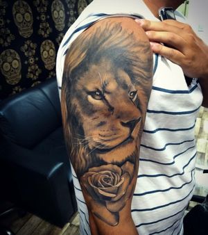 #liontattoo  #blackandgrey #blackandgreytattoo #tattoo2me #tattooart #pretoecinza #healedtattoo #riodejaneiro 