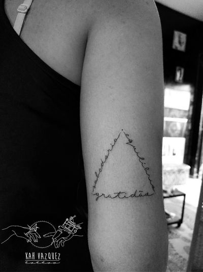 Onde fazer tatuagens femininas pequenas - Minimal Ink