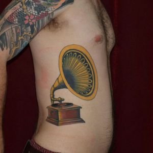 Grammaphone by Ian Flower at New Skool Tattoo. #grammaphone #music #ribs #colortattoo