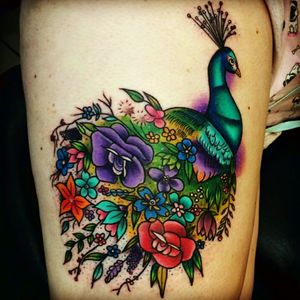 Peacock thigh tattoo #thigh #peacock #peacocktattoo #tattoo #tattooedgirls #girlswithink #girlswithtattoos