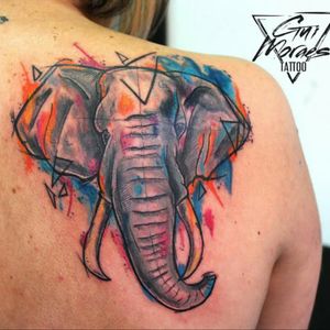 Cover-up tattoo de criaçao minha! #elephant #watercolor #braziliantattoo #rriangle #aquarela #elefante