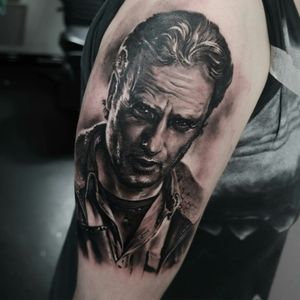 My latest tattoo that I got two weeks ago. It is a portrait of Rick Grimes (Andrew Lincoln) and it was done by Edgar Ivanov at Old London Road Tattoos. #portrait #thewalkingdead #WalkingDead #blackAndWhite #blackandgrey #blackandgreytattoo #portraittattoo #detailed #armtattoos #upperarm #realistic #realistictattoo #realisticportrait