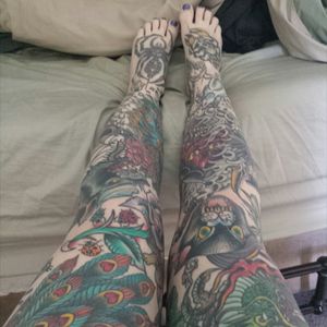 My legs #girlswithtattoos #heavilytattooed #heavilytattooedgirls #cutetattoo #cattattoo #legtattoo #legsleeve