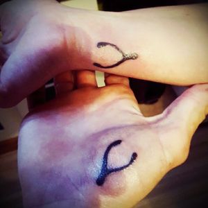 Matching tatts with the misso got the palm done to prove tattoos don't hurt as much as people say#palm #blackwork #wish #matchingtattoos #matching #love #bestfriends
