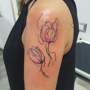 Tulips abstract #tulips #tulip #tattoos #tattoo #tattoogirl #happy #girls #sardinia #italy #color #watercolor #abstract #followme #girl #inklife #inkmag #inkgirl #inkgirls  #tattoodobabes #Tattoodo