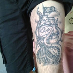 #pirate#boat#kraken#attack#pirate#flag#sea#second#tattoo