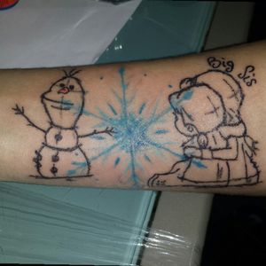 Love my sister! #tattoo #ink #tattoopavia #tattoomilano #family #support #frozen #Olaf #annaandelsa #meandyou #disney #disneytattoo #disneysistertattoo #disneysketch #sisterhood #sistertattoo #snowflake #snowflaketattoo