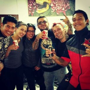 The best crew! #tattoo #Colombiatattoo #tatuadorescolombianos #tattooartists #artists #friends