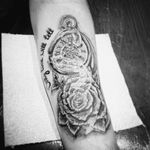 #clock #pocketwatch #roses #detail #realstic #script #blackandgrey #detail #tatt #tatt #tattoo #tattooartist #inkedgirl #inked #inkedlove #nopain #nopain #commentifyouwant #kent #uk