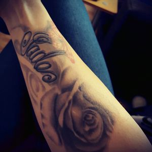 First tattoo done by friend Duane Robinson at Illumin-eye Tattoo Studio. Mile End. LONDON. This was a surprise tattoo for my beautiful daughter Jade. #jade #shadow #balckandgrey #butterflyandrose #duanerobinson #illumineye #script
