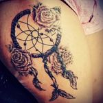 #detail #realstic #blackandgrey #detail #tatt #tatt #tattoo #tattooartist #ink #inked #inkedlove #nopain #nopain #commentifyouwant #kent #uk #follow #dreamcatcher #roses #girly #flower #feather