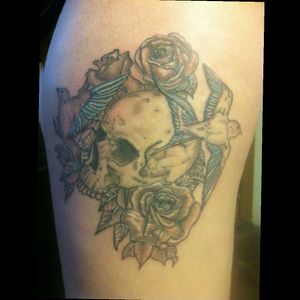 Old piece...wasn't happy about the design but client was set on being exactly as shown...still turned out pretty sweet.#tattooturn #skull #birds #rose #pikey