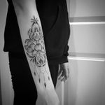 Ornamental forearm tattoo #floridavelvettattoo #floridavelvet #blackwork #lotustattoo #mandala #mandalatattoo #ornamentaltattoo