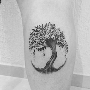 Árvore #Tattoo #tatuadoresbrasil #arvore #tree #tattooarvore