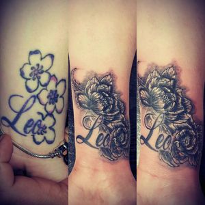 #coveruptattoo #jap #japanse  #flowers #girlt #dainty #mydrawing #detail #realstic #blackandgrey #detail #tatt #tatt #tattoo #tattooartist #ink #inked #inkedlove #nopain #nopain #commentifyouwant #kent #uk #follow #instatattoo #dm #swag