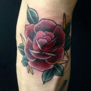 Rosa#tattoo #tatuagem #rosa #rosatattoo #rose#rosetattoo #traditional #traditionaltattoo #oldschool #tatuadoresbrasil #brasil #sp #sbc #abc