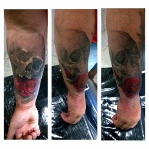 Skull in progress #skulltattoo #rosetattoo #bngtattoo #blackandgrey #tattoo #braziliantattooartist #willtat2