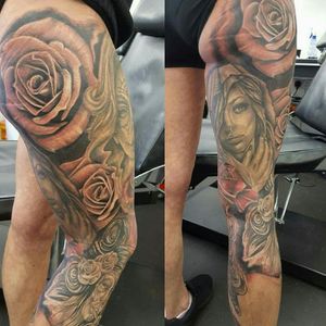 My nearly finished sleeve couple more sittings will be complete 😆#legtattoo #legsleeve #roses #blackAndWhite #blackandgrey