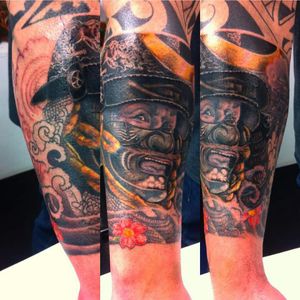 Boa tarde gente bonita !!! Mais uma sessão da #tattoo #realismo #oriental #samurai #tattoocolors #tatuagemoriental #tatuagemrealismo #tattooemprogresso #rafaferraritattoostudio #portoalegre #tatuadorespoa #tatuadoresrs #galeriaflorencioygartua #24deoutubro #moinhosdevento #japanesewarriors #bushido #tattoorealistc @support_art_tattoing @tattooistartmagazine @tattoolifemagazine . Namastê