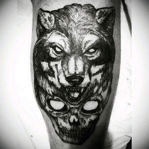 Wolf 🐺💀 #tattoo #blackwork #blackworktattoo #brazil #braziliantattoo #art #animal #animalhead #animaltattoo #wolf #wolftattoo #skull #skulltattoo