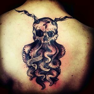Skull with tentacles and tree horns by Rodolfo Flores(La Santa Tinta Tattoo Studio) #CUU #blackwork #skull #tentacles #cthulhu #overthegardenwall