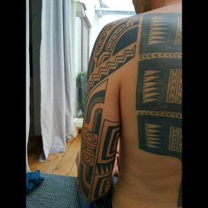 #Marquesan/polynesian. #handtappedtattoo  upper back. Machine on arm