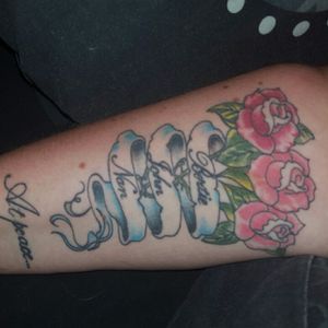 my memorial tattoo for my granddad bertie, my uncle john, and my nun. the 3 roses are different shades of red for me it was the years since they passed. my nuns is the lightest as she only passed away 2 years ago.#roses  #lovedones