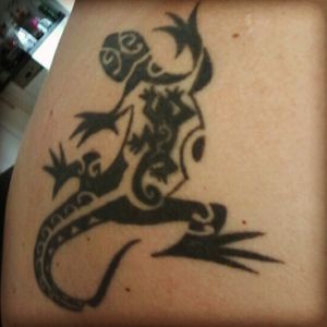 Small lizard (design: myself, done by #Tilly in 99) in big lizard (done by #Vince in 09) at #DiabloTattooEschLuxembourg #lizard #tribal