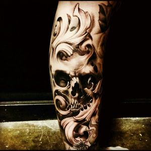 Wicked black & grey skull & filigree realistic tattoo#dreamtattoo #mydreamtattoo