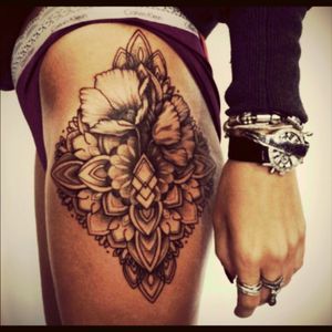 Sweet black & grey mandela & flower hip tattoo#dreamtattoo #mydreamtattoo