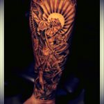 Now this piece is a special one indeed. St Michael, to me, is seen as the saint of protection as well as he who guides the dead to the gates of heaven. This would be a perfect piece in dedication to this who I have lost but also to those closest to me to protect them. @amijames @tattoodo #dreamtattoo