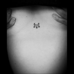 This is my first tattoo. It's done for my birthday. The tattoo is symbolic his meaning is blessing,for me it's what I need for my future. #tattoo  #moon #underboobs #underboobstattoo #firsttattoo