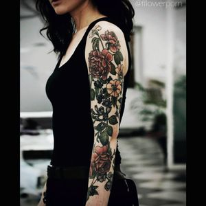 Awesome flowers & leaves sleeve tattoo#dreamtattoo #mydreamtattoo