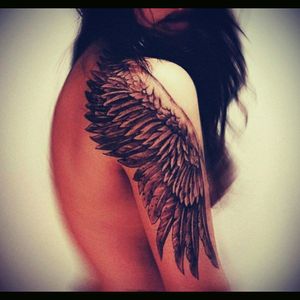 A classic tattoo but this one is very authentic #tatouageplume #angel #paradise