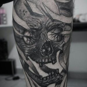 #tattoo #tattoodo #electricink #skull #skulltattoo #blackandgrey #freehandtattoo #dark