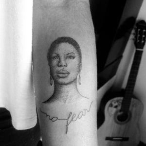 Nina Simone <3#blackwork #allblack #tatuagensfemininas #dotwork #dotworktattoo #finelinetattoo #finelinelettering #tattoolettering