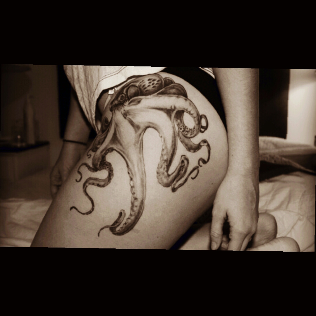 Tattoo uploaded by Danielle • #dreamtattoo #octopus #legtattoo • Tattoodo