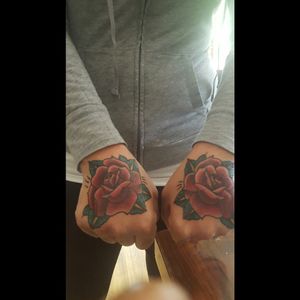 #traditional #handtattoo #traditionalroses