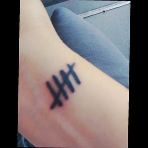 This one is for Them. Thank you for saving me. #5sos #5secondsofsummer #thankyou #handtattoo #MyTattoo #mystory