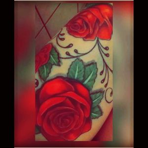 My favourite tattoo I have at the moment #tattoosmakemethewayiamtoday #roses #legtattoo