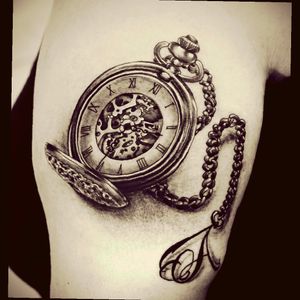 Incredible detail. Need this incorporated into my sleeve#pocketwatch#dreamtattoo