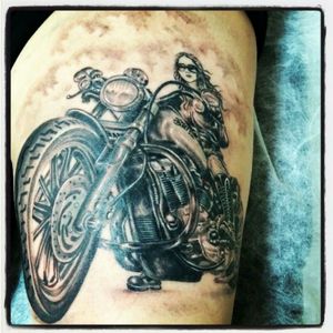 By Zique Tattoo in 2014. #tattoo #ZiqueTattoo #ZiqueBasso #Brasil #braziliantattooers #Brazil #dreamtattoo #blackandgrey #blackandgreytattoo #motorcycle #bikergirl #biker #thightattoo