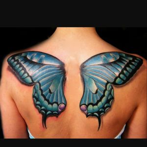Thinking about getting a butterfly tattoo or wings similar to these eventually!😁🌼 #butterfly #colortattoo #beautiful