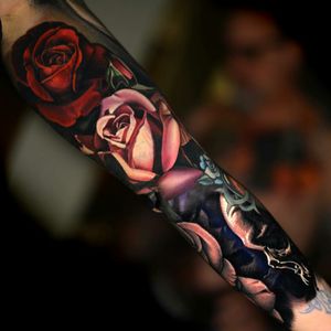 Awesome colour realism pink & red roses sleeve tattoo #dreamtattoo #mydreamtattoo
