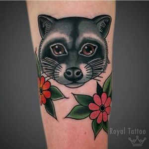 Sweet Racoon by @stefbastian For info or bookings pls contact us at art@royaltattoo.com or call us at + 45 49202770 #royal #royaltattoo #royaltattoodk #royalink #royaltattoodenmark #Racoon #flower