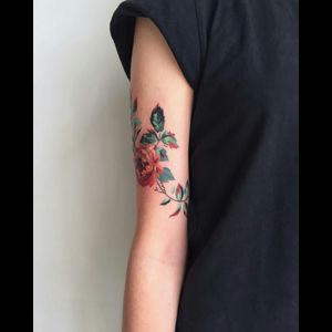 Awesome watercolour flower & leaves tattoo#dreamtattoo #mydreamtattoo