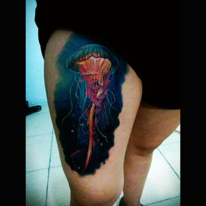 #jellyfish #jellyfishtattoo #legtattoo #color #sealifetattoo #dreamtattoo