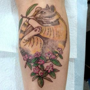 This piece is based on the clients cat. Going for a pencil shaded look#Cattoo #cattooer #cat #apple #blossoms